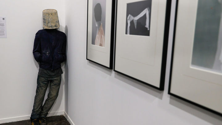 Una de las obras expuestas el día de la inauguración de ARCO Madrid 2024 / EFE