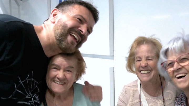 Luis Font, agradecido con su público en el metro / Telemadrid