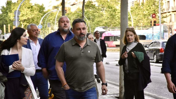 El presidente de Vox, Santiago Abascal, llega al hotel Avenida Palace de Barcelona / Europa Press