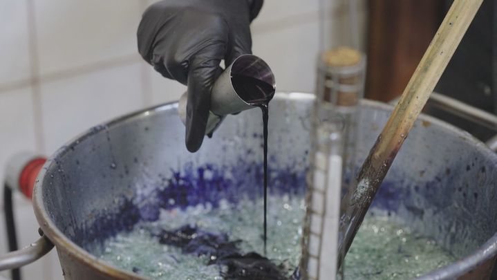 Elaboración de los caramelos típicos de Madrid / Telemadrid