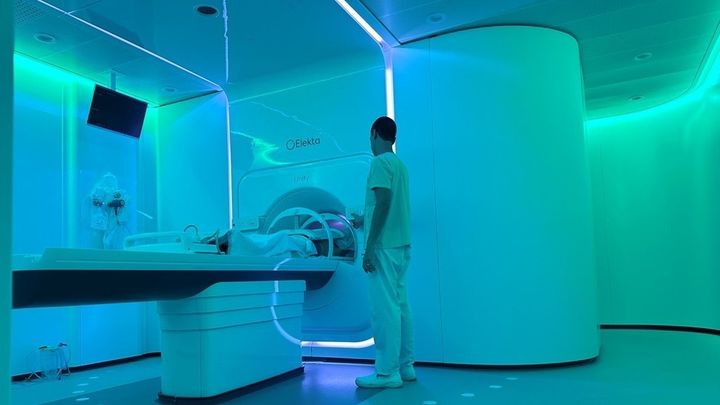 La Paz, centro de referencia internacional para la formación en radioterapia adaptativa guiada por resonancia magnética / CAM