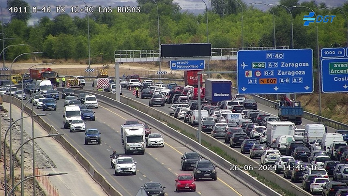 Retenciones en la M-40 por un accidente a la altura de Las Rosas / DGT