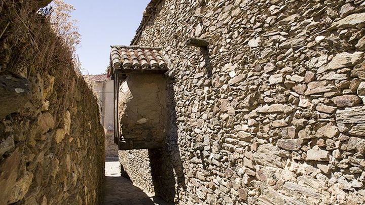 Horno suspendido en vivienda de Montejo de la Sierra / Ayuntamiento de Montejo de la Sierra