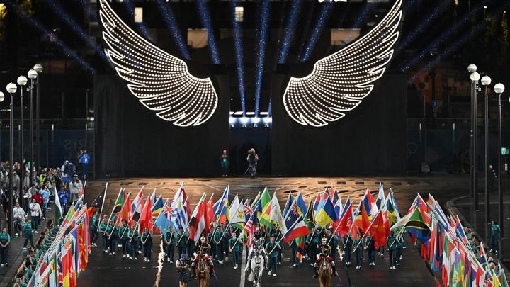 Momento solemne en la plaza de Trocadero de París / Twitter