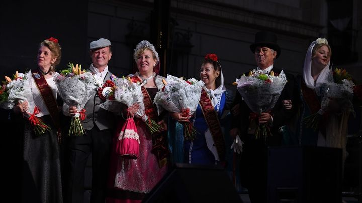 Premiados de chulapos y chulapas posan durante las Fiestas de San Cayetano 2023 / Europa Press