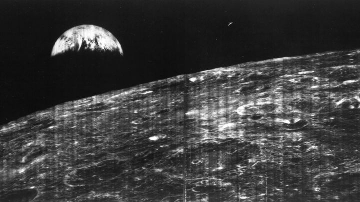 Más detalles La primera foto de la Tierra vista desde la Luna fue transmitida el 23 de agosto de 1966 desde el Lunar Orbiter I al MDSCC de Robledo de Chavela / NASA