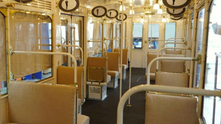 Interior de uno de los trenes históricos de Metro de Madrid / METRO DE MADRID