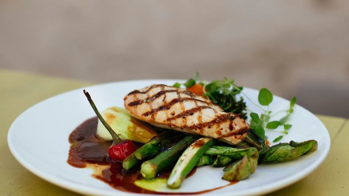 Pollo plato / Pexels