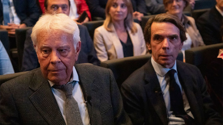 Los ex presidentes del Gobierno Felipe González y José María Aznar / EUROPA PRESS