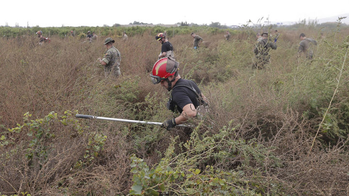 Servicios de rescate buscan a desaparecidos en Loriguilla (Valencia) tras la DANA / EFE