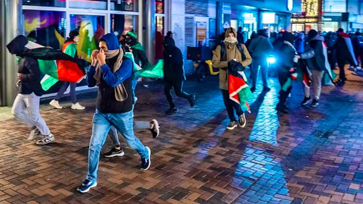 Áarabes propalestinos en Amsterdam / EFE