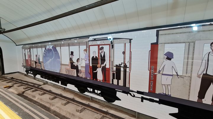 Un mural de 60 metros muestra la historia y evolución del Metro de Madrid / REDACCIÓN