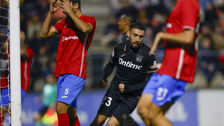 Munir ante el Estepona / EFE
