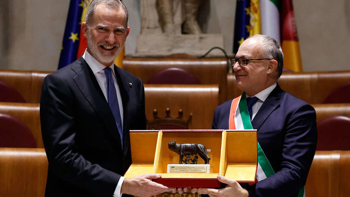 El Rey recibe la Loba Capitolina del Alcalde de Roma, Roberto Gualtieri / EFE