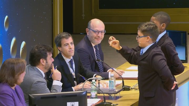 El primer quinto premio del Sorteo de Navidad es el 37876 / TELEMADRID