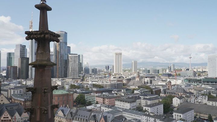 Skyline de Frankfurt desde su catedral, Alemania / TELEMADRID
