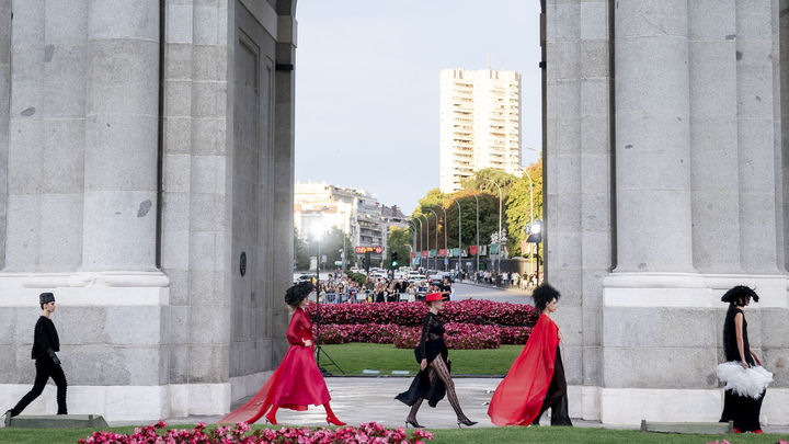 Desfile en la Puerta de Alcalá / EUROPA PRESS