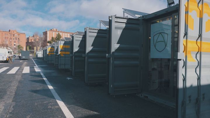 Contenedores de 'La Nave' en Villaverde / Redacción