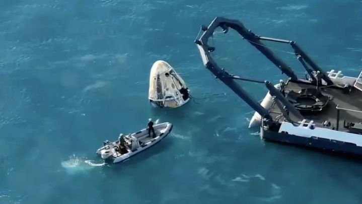 La Dragon tras su amerizaje / NASA