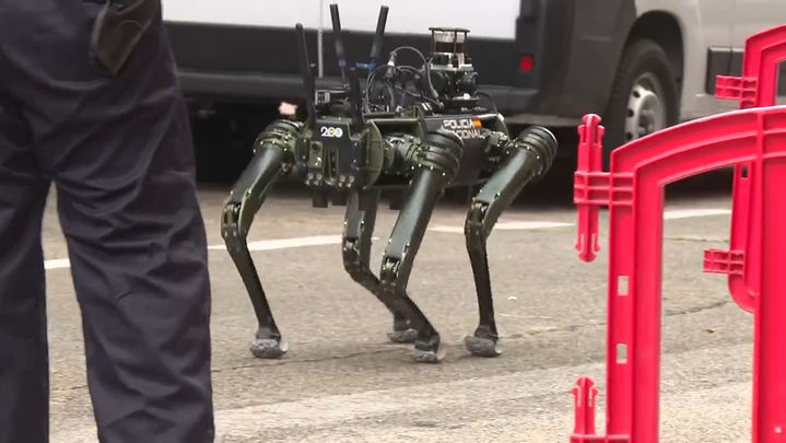 Robot de la policía nacional / REDACCIÓN