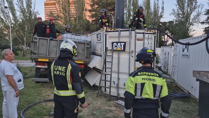 UME y Bomberos de Madrid trabajan junto al Hospital Gómez Ulla / Telemadrid