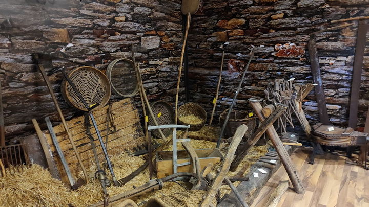 Aperos de labranza en el Museo Etnológico de La Hiruela / Comunidad de Madrid