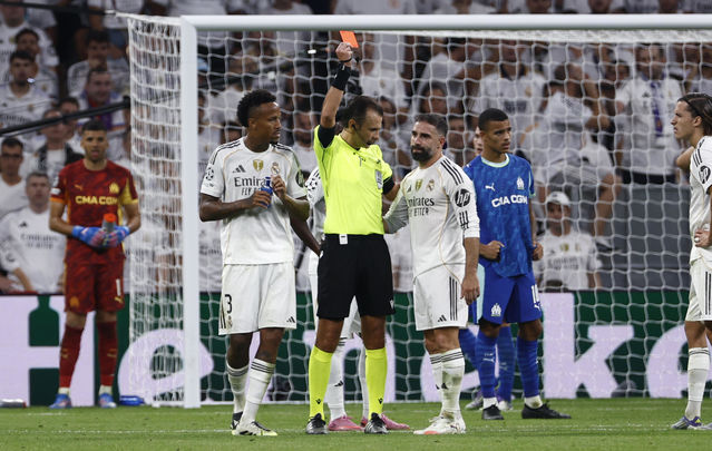 Carvajal ante el Olympique de Marsella / EFE