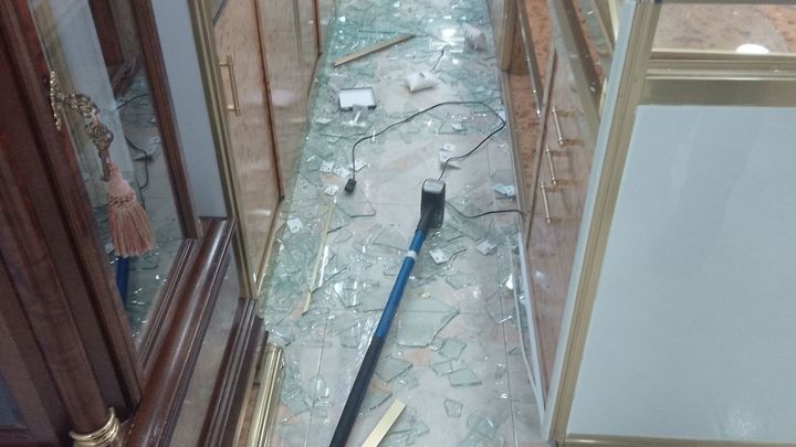 Alunizaje y tiroteo en una joyería de Coslada / Policía local de Coslada