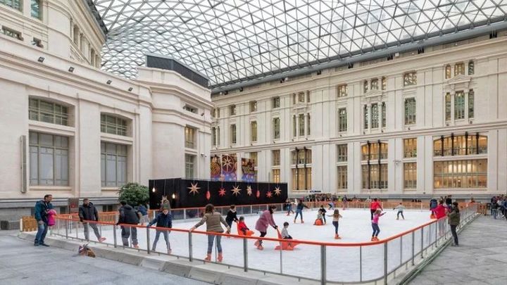 Pista de hielo del Palacio de Cibeles / CENTROCENTRO