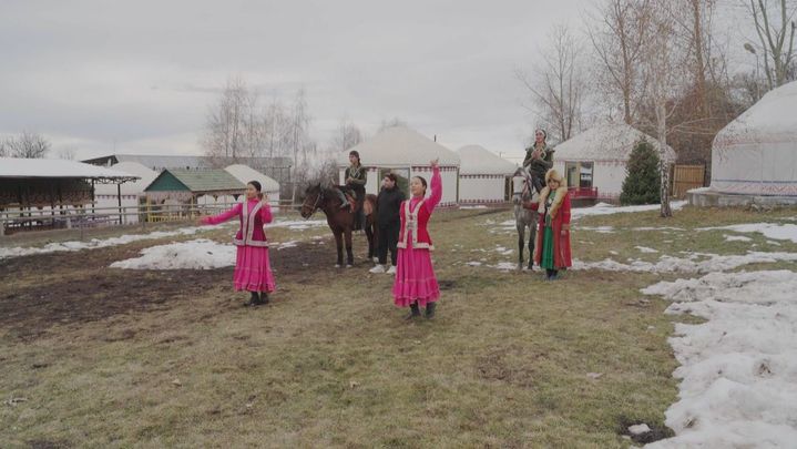 Baile tradicional Kazajistán / REDACCIÓN