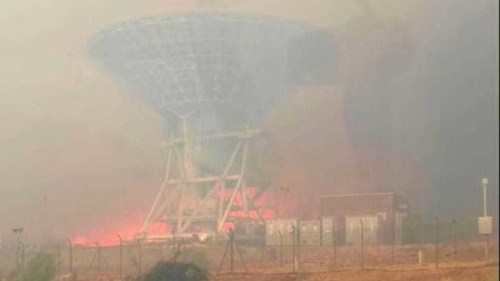 El fuego llega hasta las antenas de la NASA en Robledo de Chavela / AGENCIAS